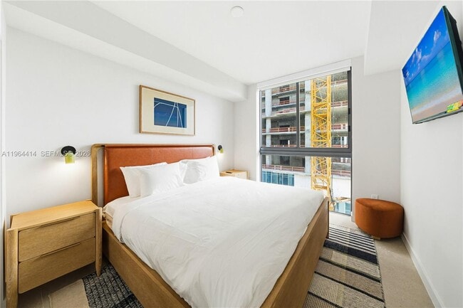 Building Photo - 11 NE 6th St