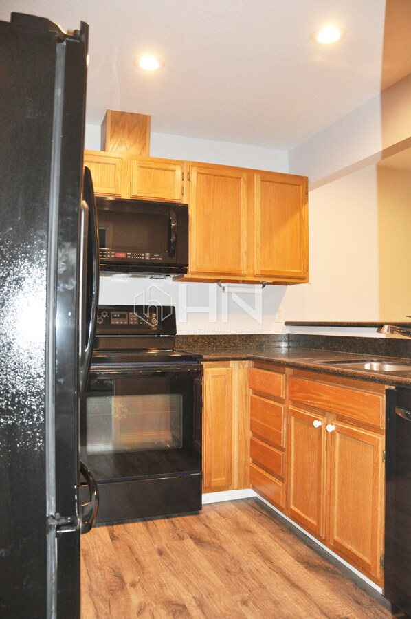 Building Photo - 200 Compton Cir