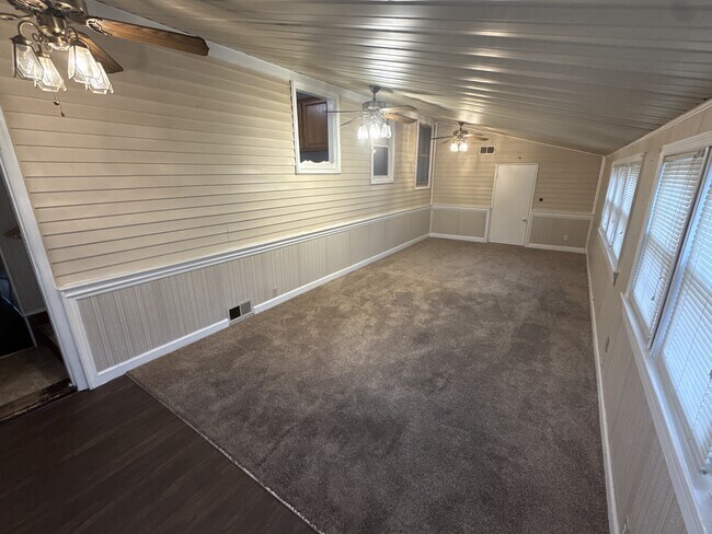 Building Photo - 223 Wiegel Dr