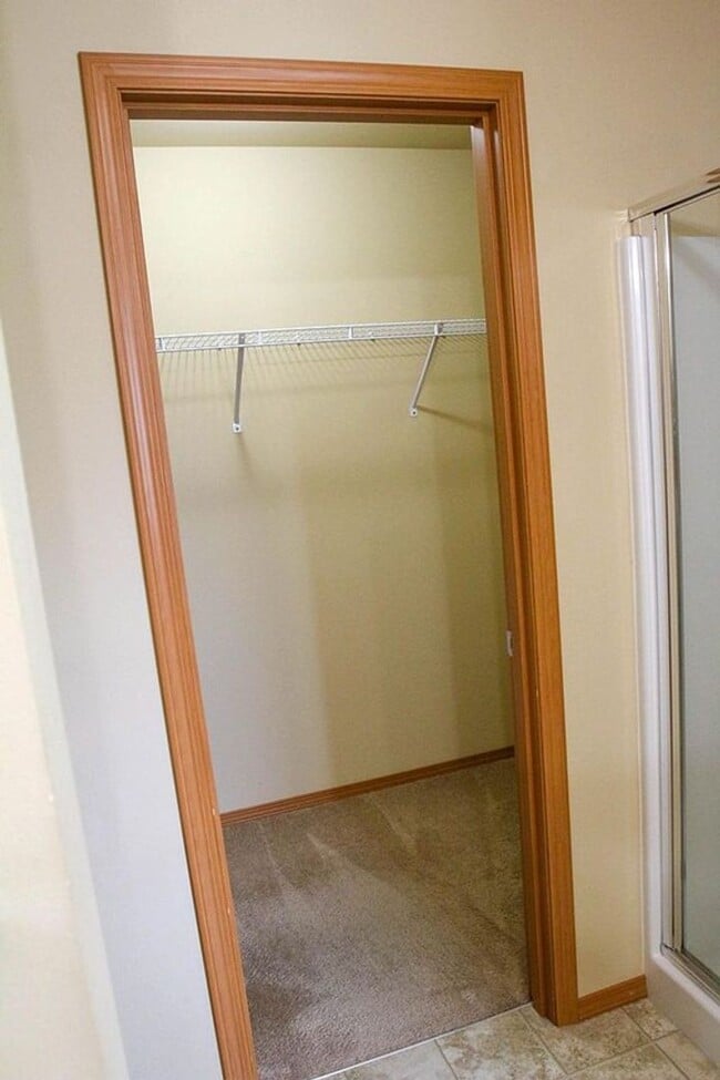 Building Photo - Spacious and Modern 4-Bedroom Home in Everett