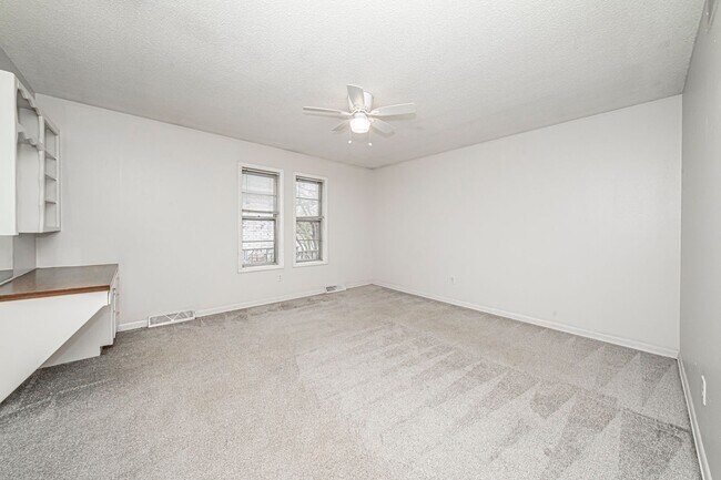 Building Photo - 1107 S Jackson St