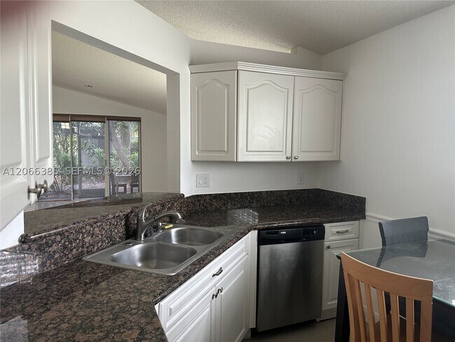 Building Photo - 4141 Sapphire Terrace