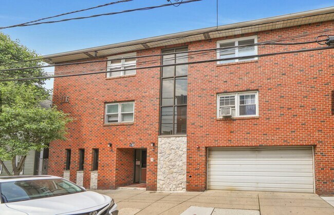 Building Photo - 116 71st St