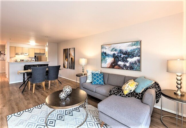 Interior Photo - Plaza 45