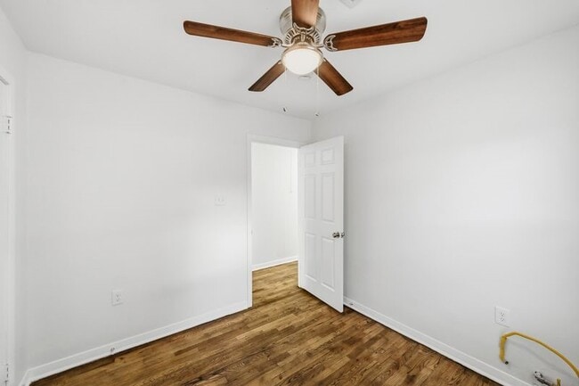 Building Photo - 2409 Estate Dr