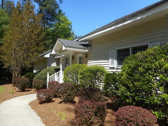 Building Photo - Lake Front 2-Bedroom Home on Beautiful Lake Wylie with a Dock and Boat Lift