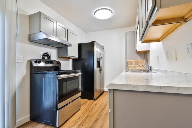 Building Photo - 1556 Meredith Dr