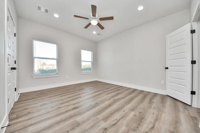 Building Photo - 4713 Talina Way