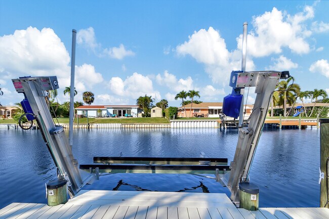 Building Photo - 1753 W Terrace Dr