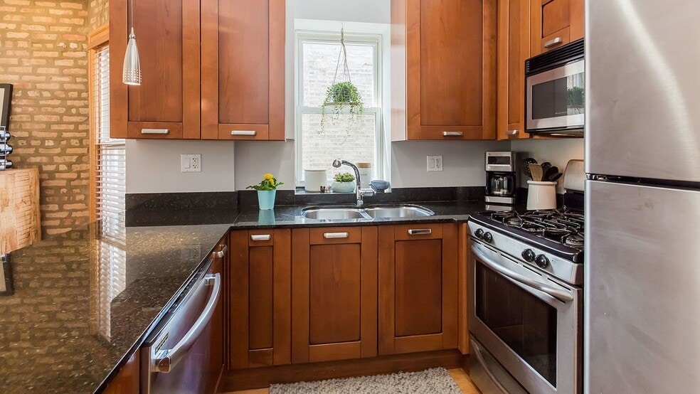 kitchen 2 - 3436 N Ridgeway Ave