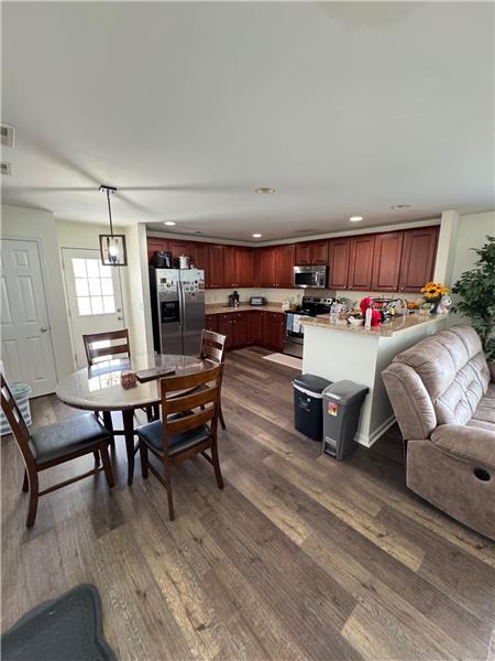 Building Photo - 320 Grasslands Dr