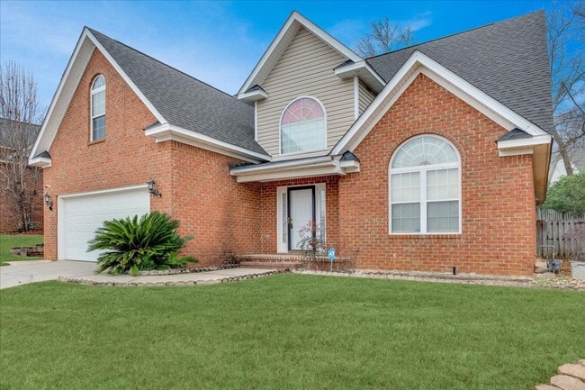 Building Photo - MOVE IN READY