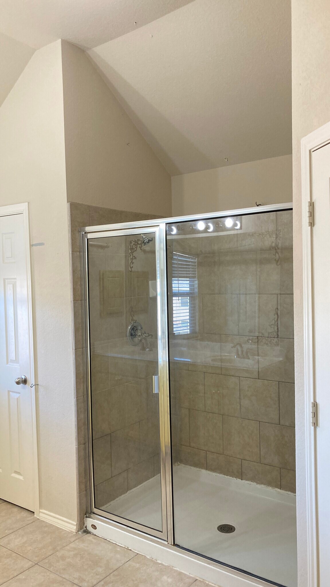 Building Photo - 340 Turquoise Dr