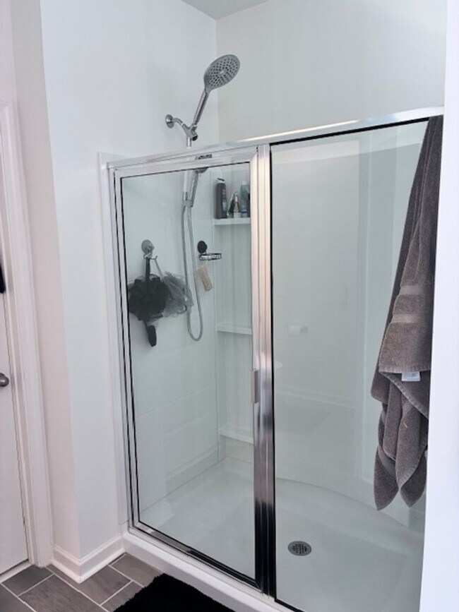 Building Photo - 224 Park Crest Run