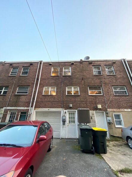 Back of Unit - 123 Madison Dr