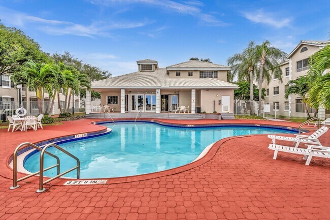 Building Photo - 2803 N Oakland Forest Dr