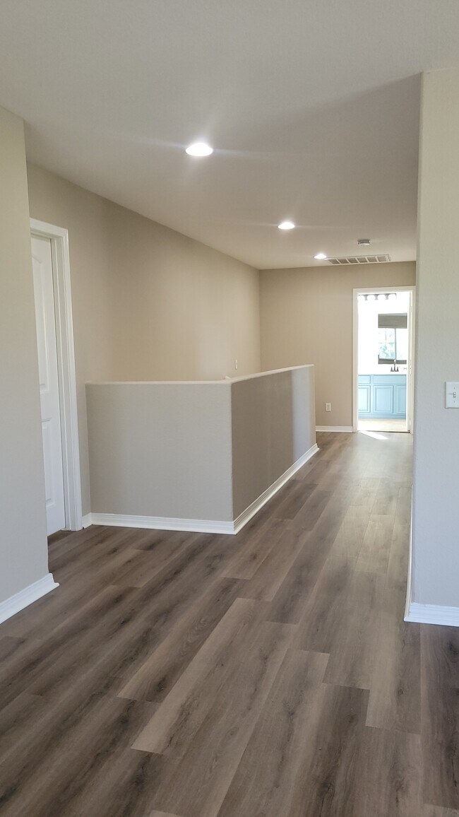 Building Photo - 53214 Savannah Ct