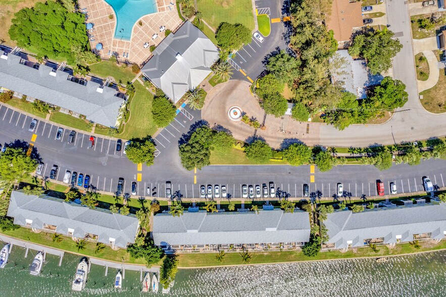 Building Photo - 3743 Pompano Dr SE