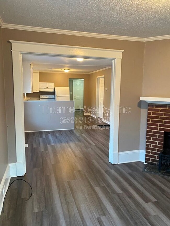 Building Photo - 1409 Dogwood Ave