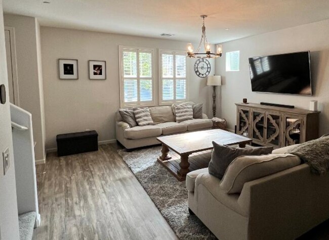 Building Photo - Stunning 4/2.5 (Solar/EV Plug In) Natomas!  Please read entire ad for viewings!