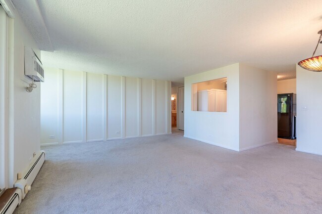 Building Photo - 2211 S Highland Ave