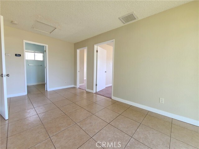 Building Photo - 13195 13195