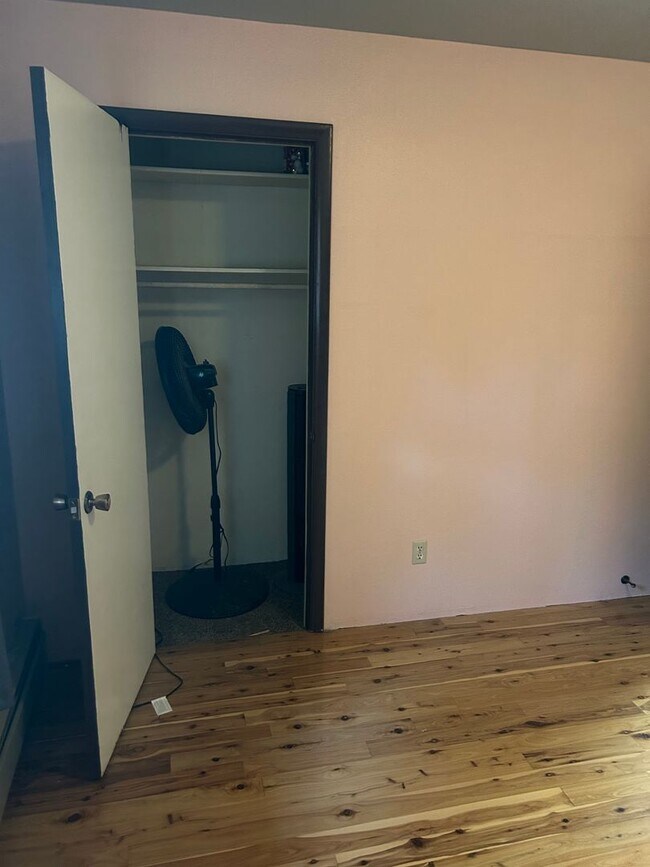 Building Photo - 3886 Canyon Loop