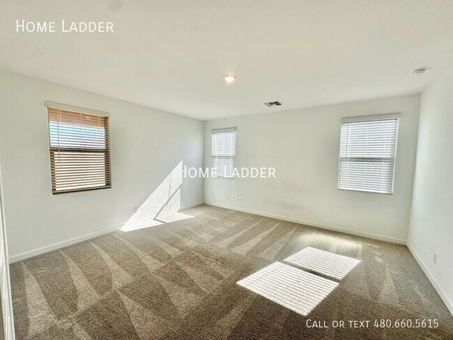 Building Photo - 23083 E Pegasus Pkwy