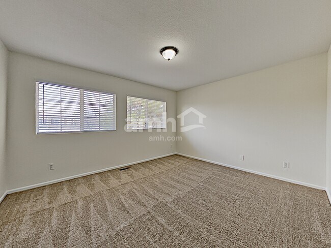 Building Photo - 9762 Chambers Dr