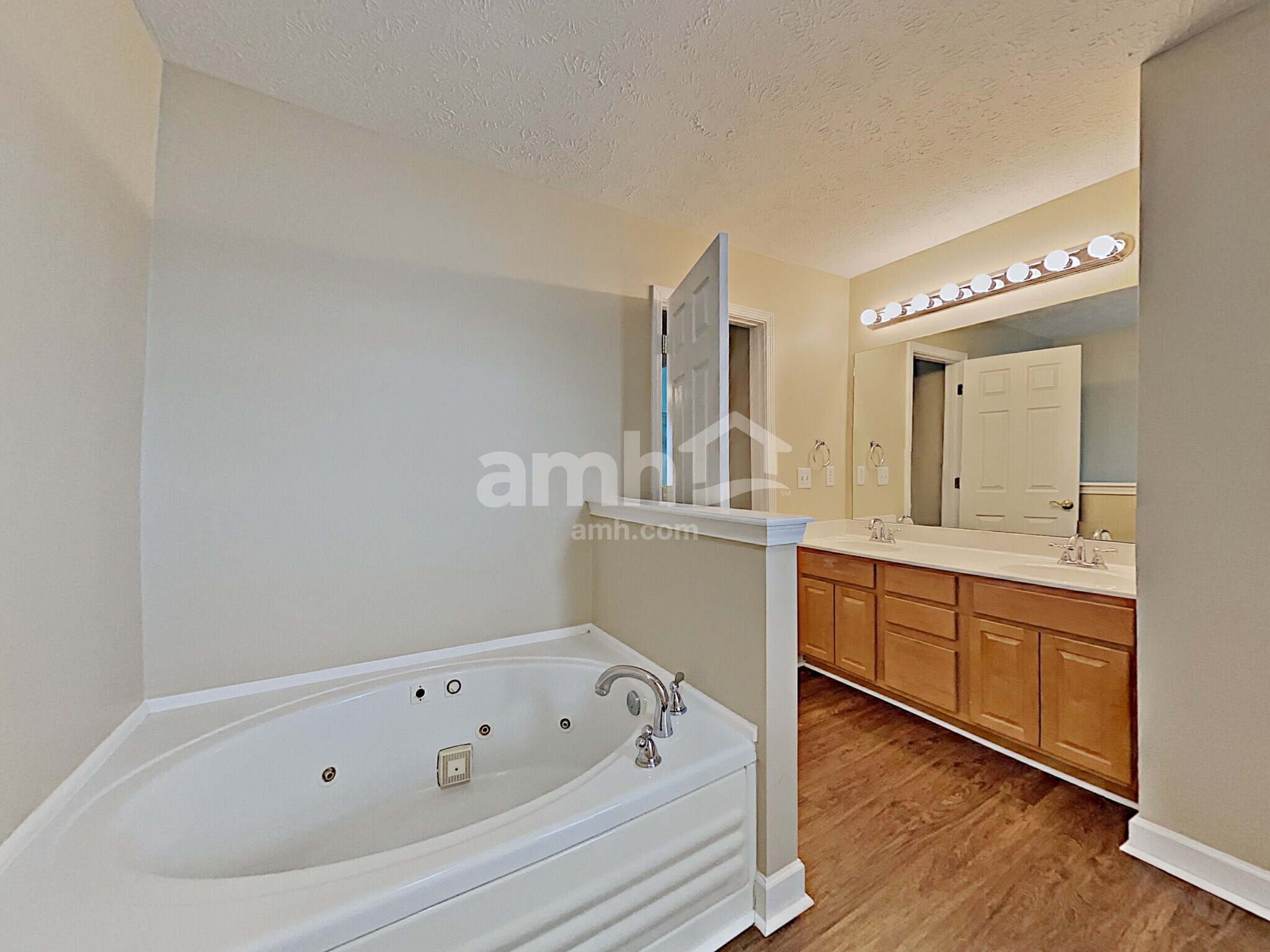 Building Photo - 102 Baker Springs Ln