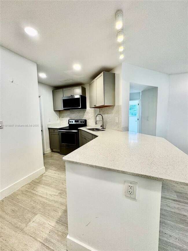 Building Photo - 111 NW 7th Ave