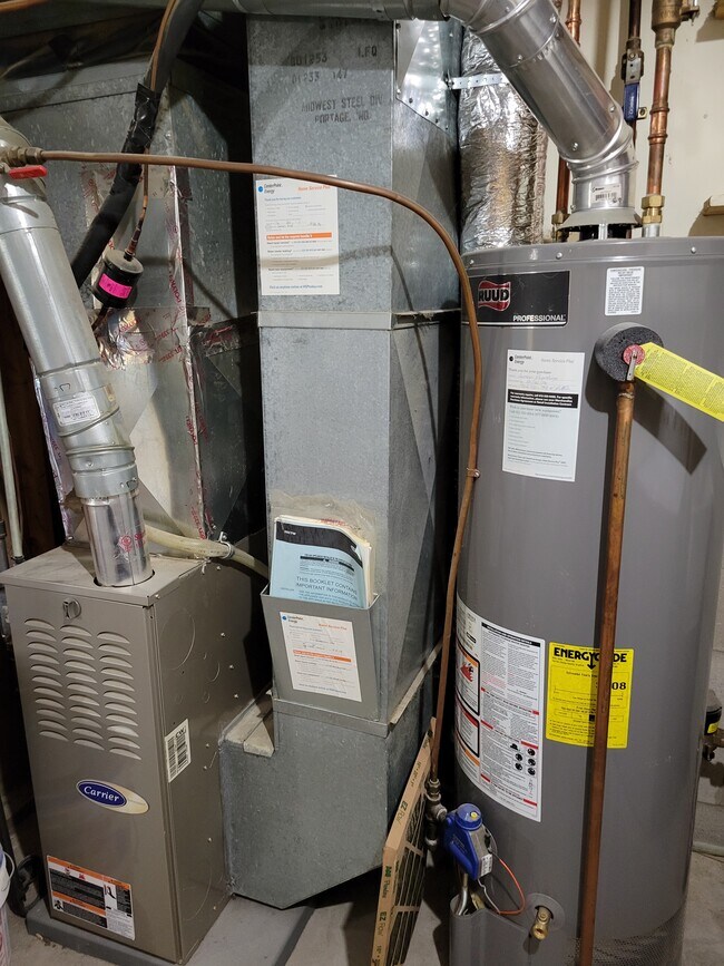 Building Photo - 11024 Swallow St NW