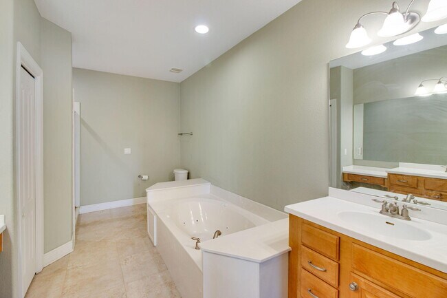 Building Photo - 4243 Jade Loop