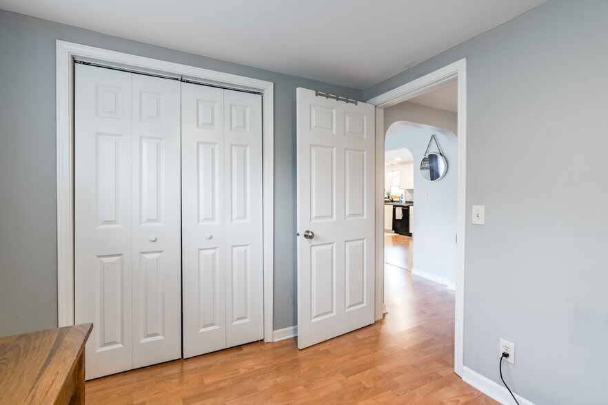 Building Photo - 226302 Swan Ave