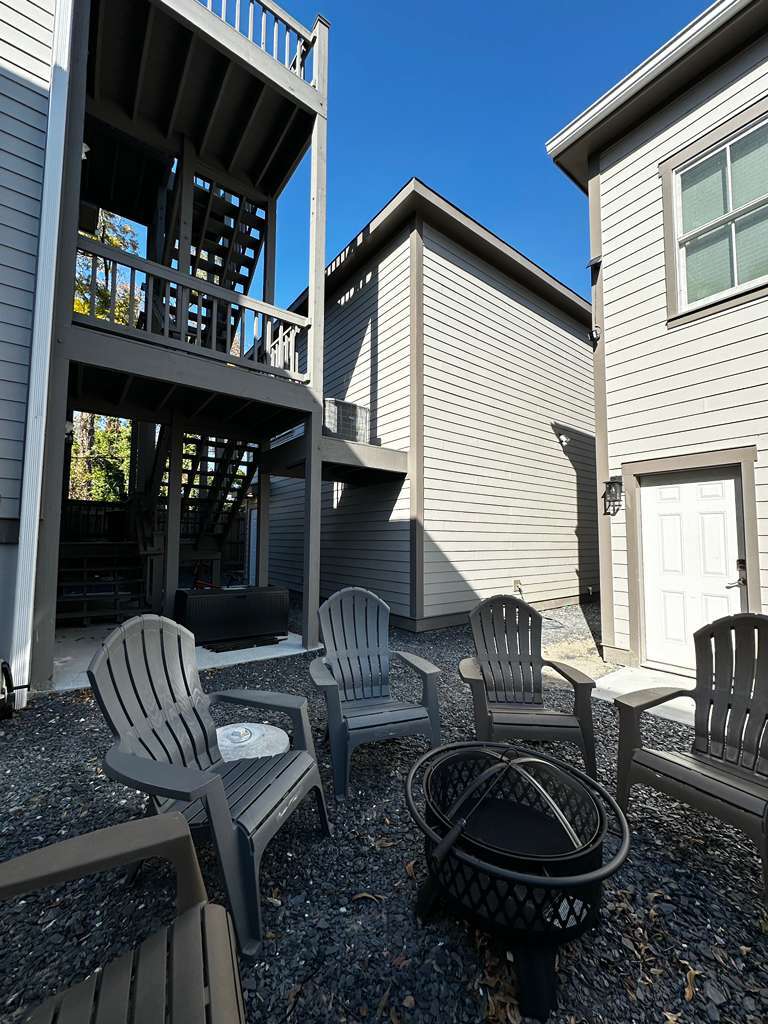 Building Photo - 530 E Park Ave