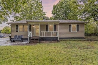 Building Photo - 2031 Millard Rd