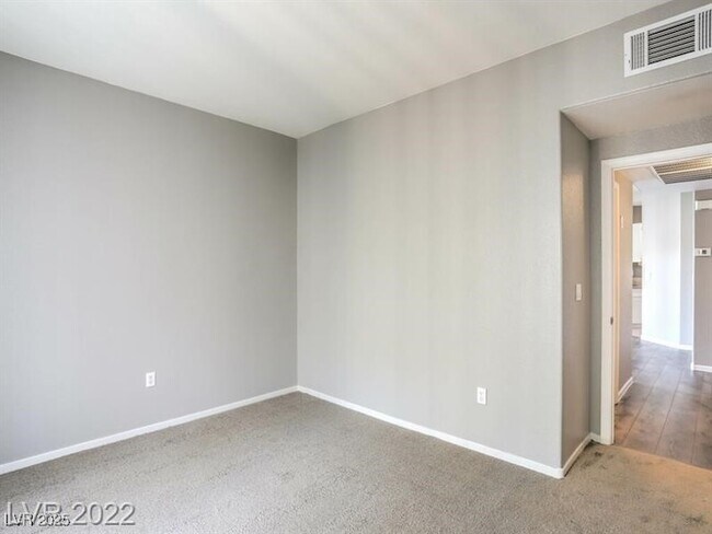 Building Photo - 7119 S Durango Dr