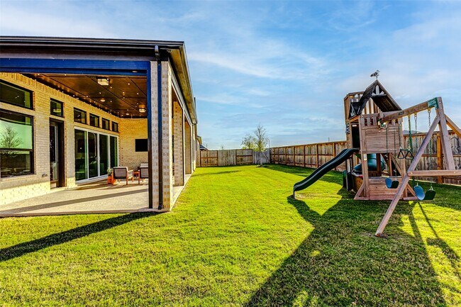 Building Photo - 7606 Redwoods Frst Dr