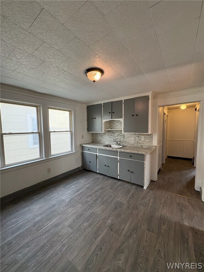 Building Photo - 189 Westminster Ave