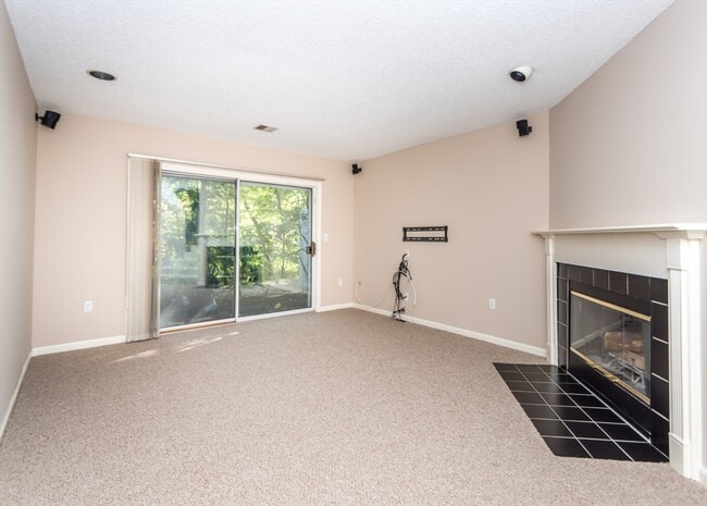 Building Photo - 285 Bishops Forest Dr