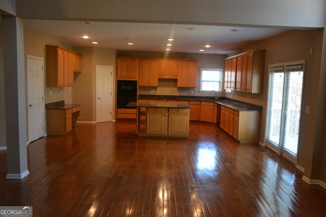 Building Photo - 7801 Waterlace Dr