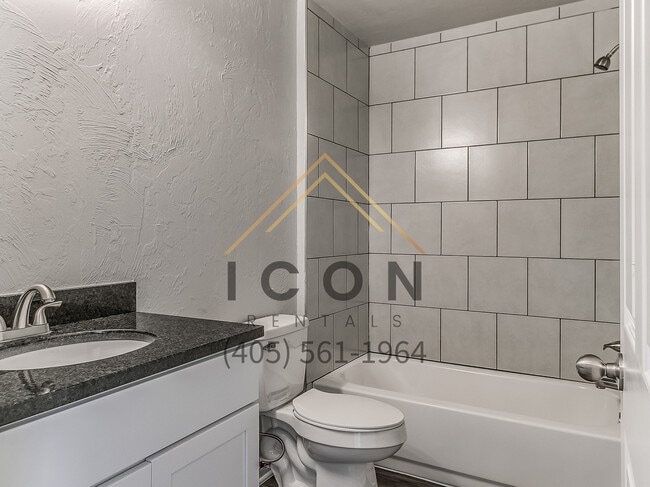 Building Photo - 7409 Kings Manor Ct