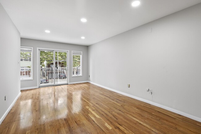Building Photo - 359 Cator Ave