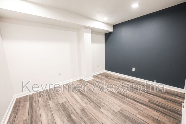 Building Photo - 6626 Birchleigh Way