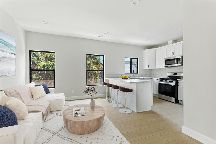 Building Photo - 1172 N Wilton Pl