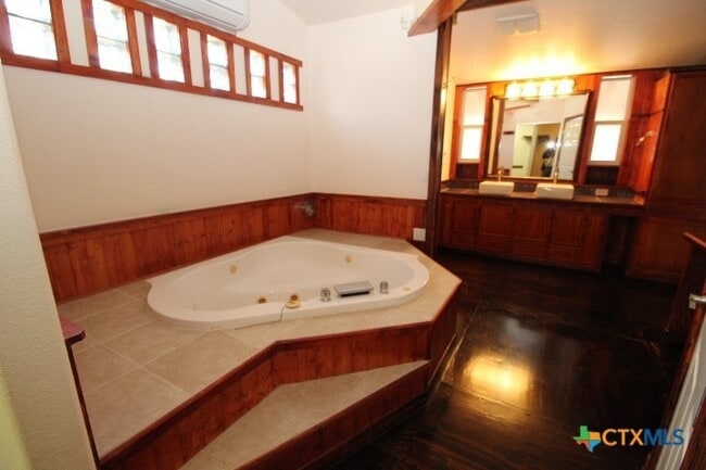 Building Photo - 2809 Connell St