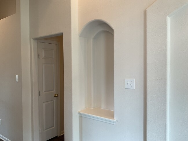 Building Photo - 18326 Hollow Branch Ct