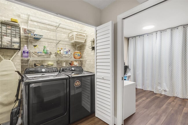 Building Photo - 1719 Whitehall Dr