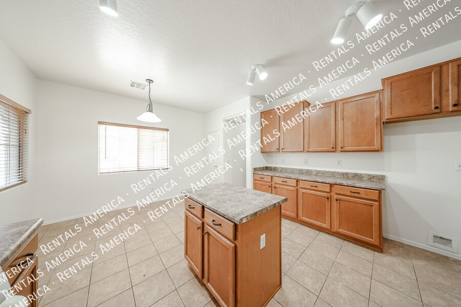 Building Photo - 19407 E Canary Way