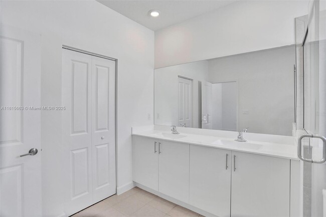 Building Photo - 252 SW 159th Terrace